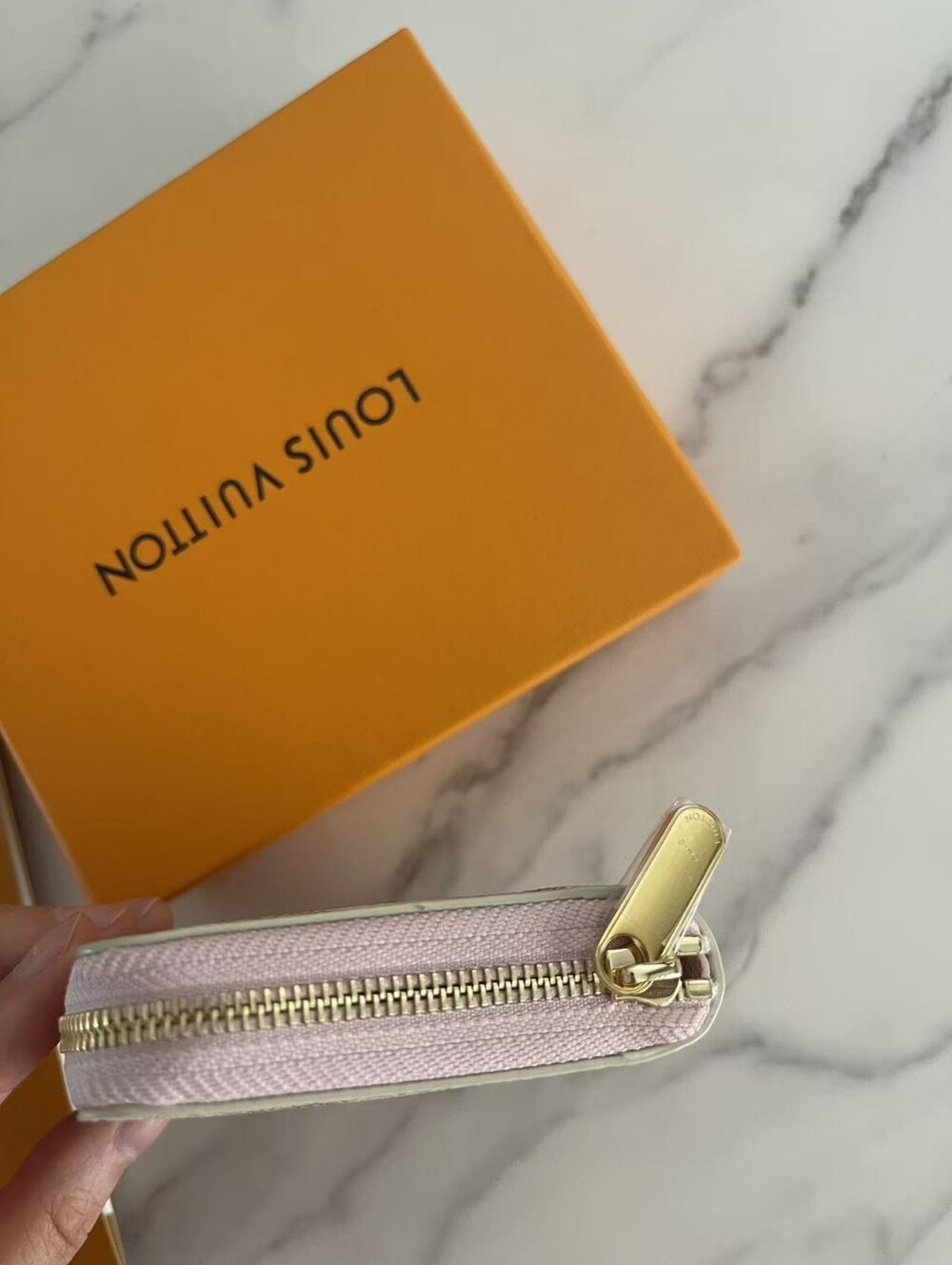 Louis Vuitton Zippy Coin Purse - Picture 5 of 10